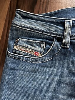 Modré džíny s prošoupáním Diesel - 2