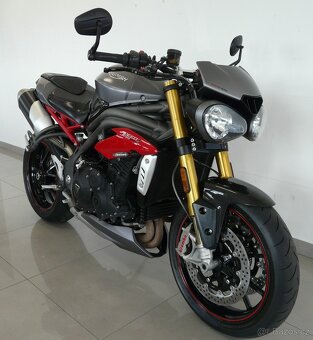 Triumph Speed Triple R 1050 - 2