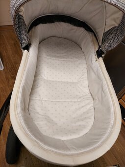 Kočárek Junama Madena - 2