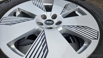 zimní originál Audi E-Tron Q7 Aero 4KE601025L 5x112 - 2