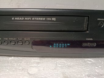 Funai Combi VHS & DVD (DBA-D4110DB - 2