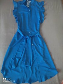 Ľahučké splývavé midi šaty s opaskom - 2