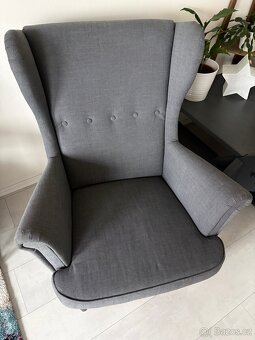 Ušák Strandmon křeslo Ikea - 2