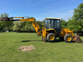 Kolový Bagr JCB 2CX - 2
