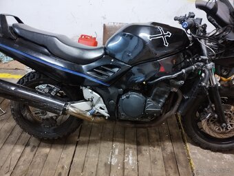 Suzuki rf 900 - 2
