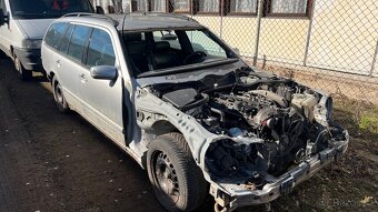 Mercedes Benz W210 320 CDI na náhradní díly - 2