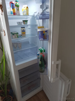 Prodej ledničky s mrazákem BEKO - 2