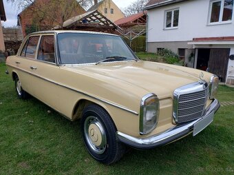 Mercedes Benz 240D W115 - 2