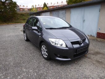 Toyota Auris 2,0 D-4D - výborný stav - 2