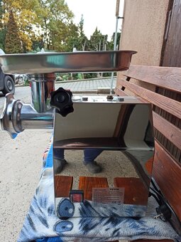 MLÝNEK NA MASO VEVOR 12 - 2