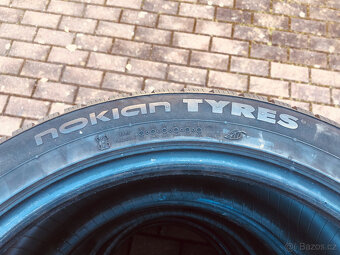 Zimní pneu 235/45R18 - 2