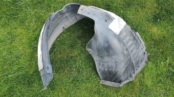 Kia Sportage IV 4 2016 - 2021 - lavy predny podblatnik - 2