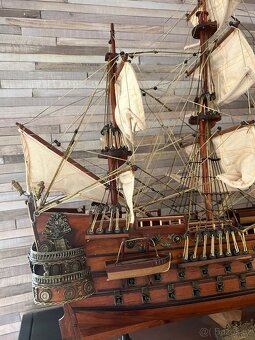 luxusní dekorativní dřevěný model válečné lodi - 2
