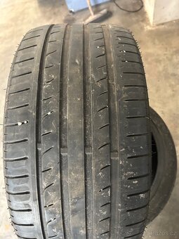 Gumy 235/35 r19 - 2