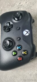 Ovládáč Xbox One - 2