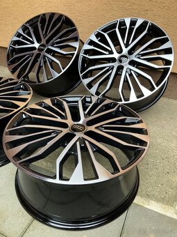Audi R20 4G0601025CR - 2
