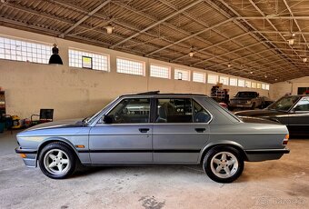 BMW E28 520i - 2