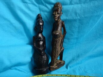 africké sošky ,zřejmě mahagon - 2