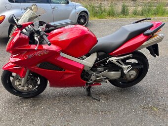 Honda VFR 800 VTEC - 2
