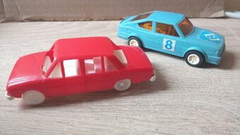 Dvě autíčka 1x škoda Rapid - 2