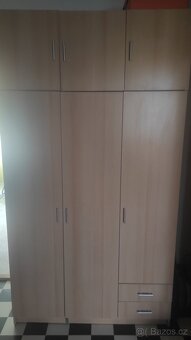 Prodám dvě skříně - 2