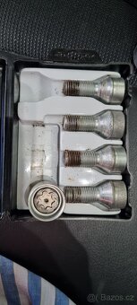 Pojistné šrouby kol M14x1,5 délka 28mm - 2