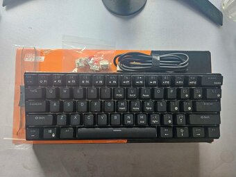 RK61 Herní Mechanická Klávesnice - 2