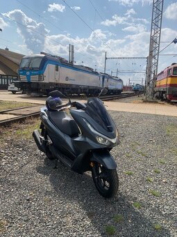 Pronájem Honda PCX - 2
