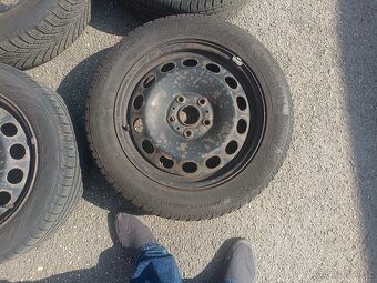 Zimní pneu 205/55/R16  + plechove ráfky - 2