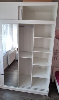 Dětská šatní skříň - 2