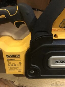 Aku řetězová pila DeWALT DCM565N 
 - 2
