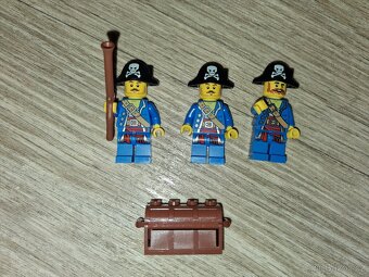 LEGO minifigurky piráti - 2