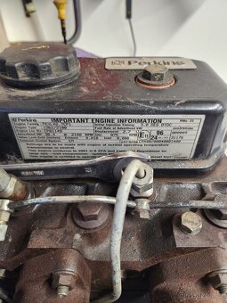 Motor perkins 3valec - 2
