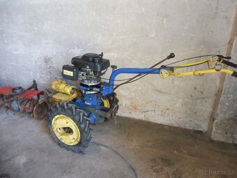prodám malotraktor agzat s nářadím - 2