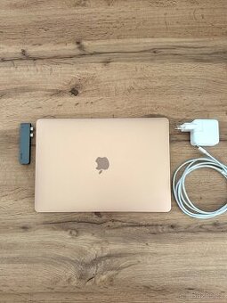 MacBook Air 13” (2020) – Rose Gold – TOP STAV - 2