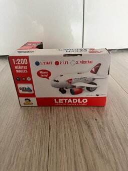 LETADLO se zvukem - 2