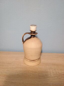 Kameninová láhev na víno. - 2