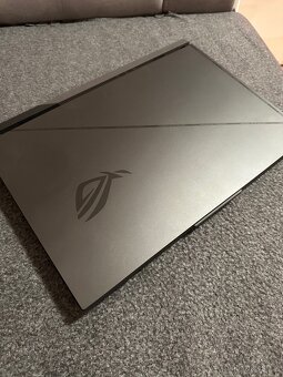 Prodám ASUS ROG Strix G18 (G814JI) – výkonný herní notebook - 2