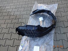 PEUGEOT 4007 plastové podběhy ( blátiče) - 2