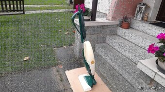 Vysavač Vorwerk 130 s elektronickou klepaci hlavicí - 2