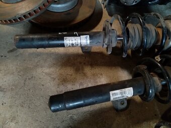 BMW E90 a E83 x3 přední tlumiče - 2