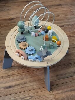 stolek na hraní - 2