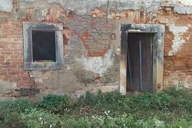 Pískovcové dveřní zárubně a okno - 2