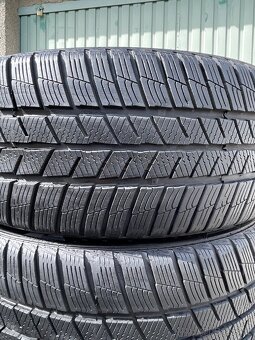 Zimní pneu 225/45r18 - 2