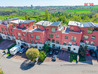 Prodej řadového domu 5+kk a 2+kk, 367 m², Praha 5 - Stodůlky - 2