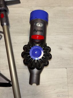 Dyson V8 motorhead - 2