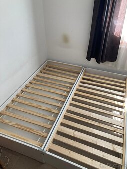 Prodám rozkládací dvojpostel s úložným prostorem (šuplík). - 2