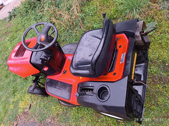 traktůrek Hurricane 10577RB. Objem 344 cm3, Šířka sečení 87 - 2