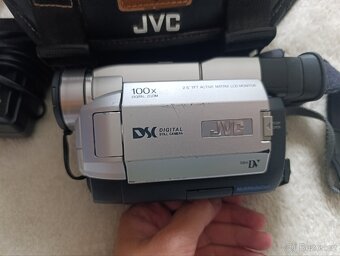 Videokamera JVC GR-DVL108 - 2
