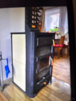 Prodám krbová kamna s výměníkem 21kW značka Prity - 2